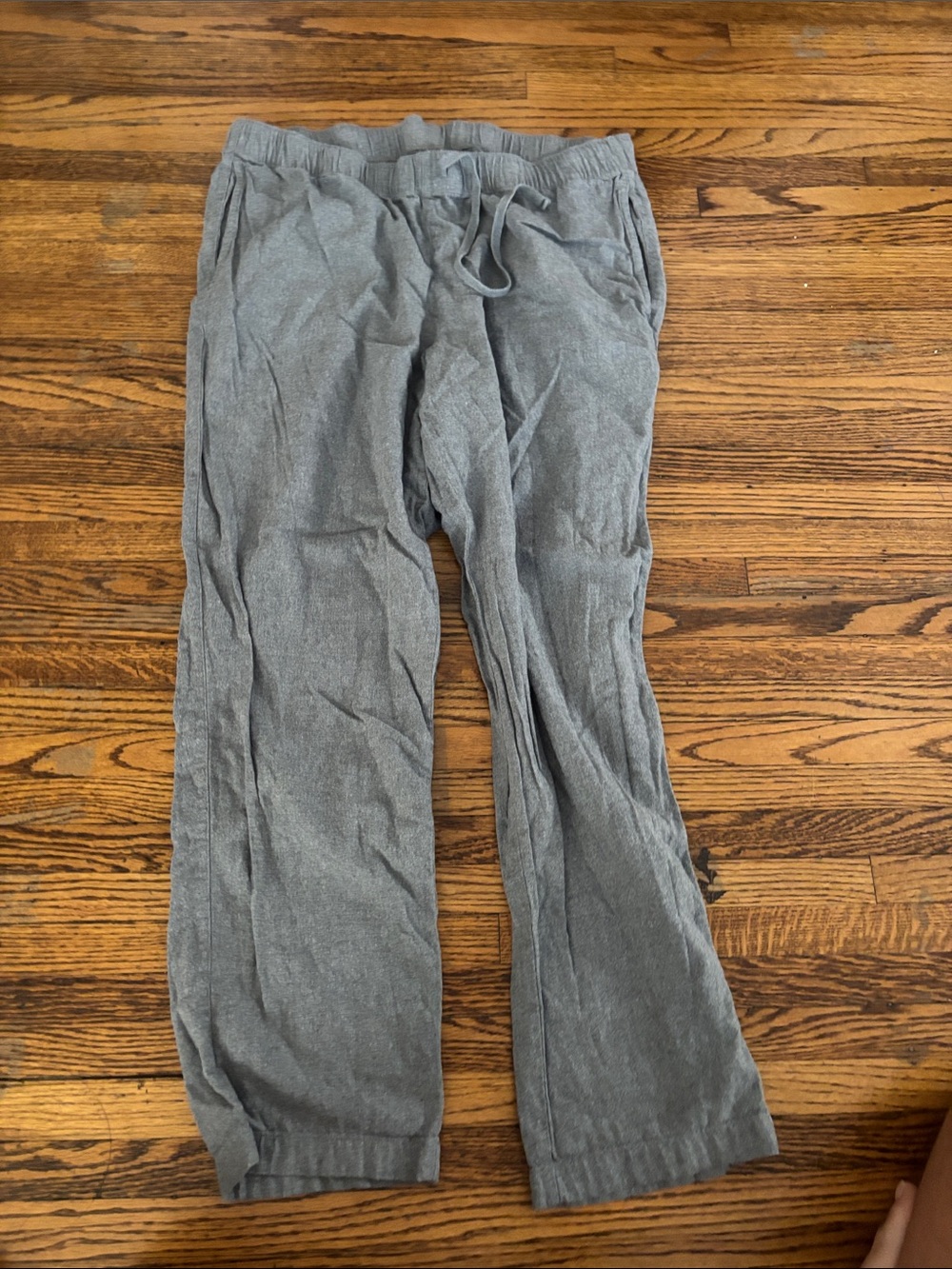 Uniqlo Men's Gray Drawstring Joggers